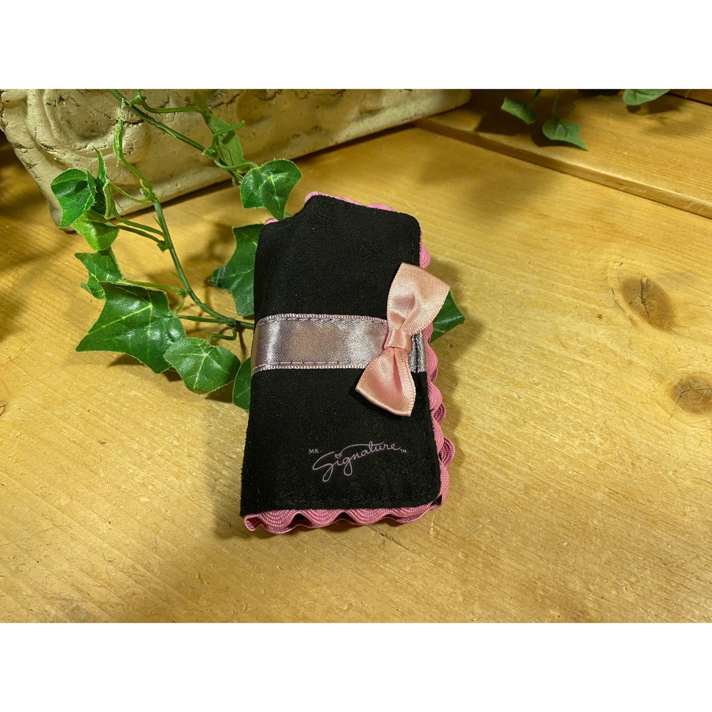 Vintage Mary Kay Signature 5-Piece Mini Makeup Brush Set and Mirror | Unused Condition | Purse/Travel Size Black + Pink Makeup Brush Kit