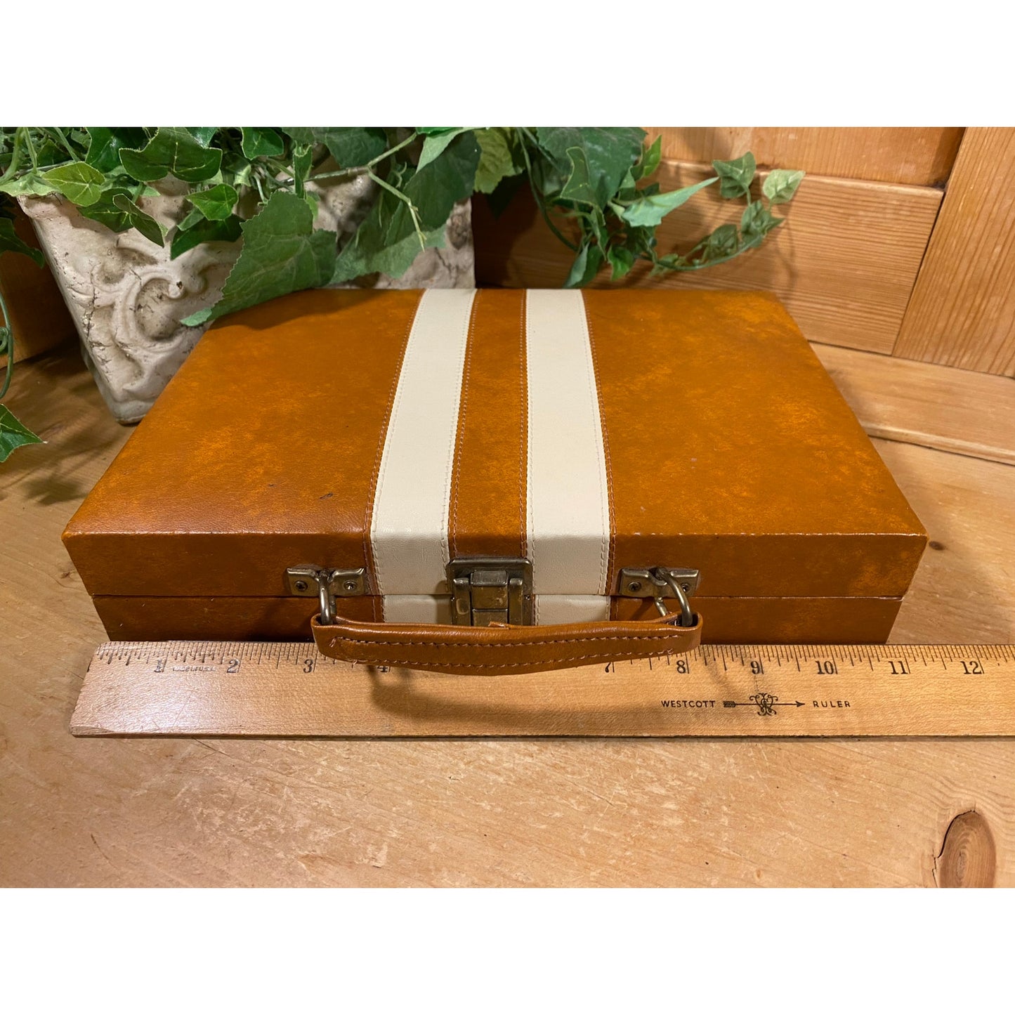 Vintage Travel Backgammon Game with Magnetic Pieces | Classic Boardgame | Retro Backgammon Travel Board | Brown Faux Leather Carrying Case