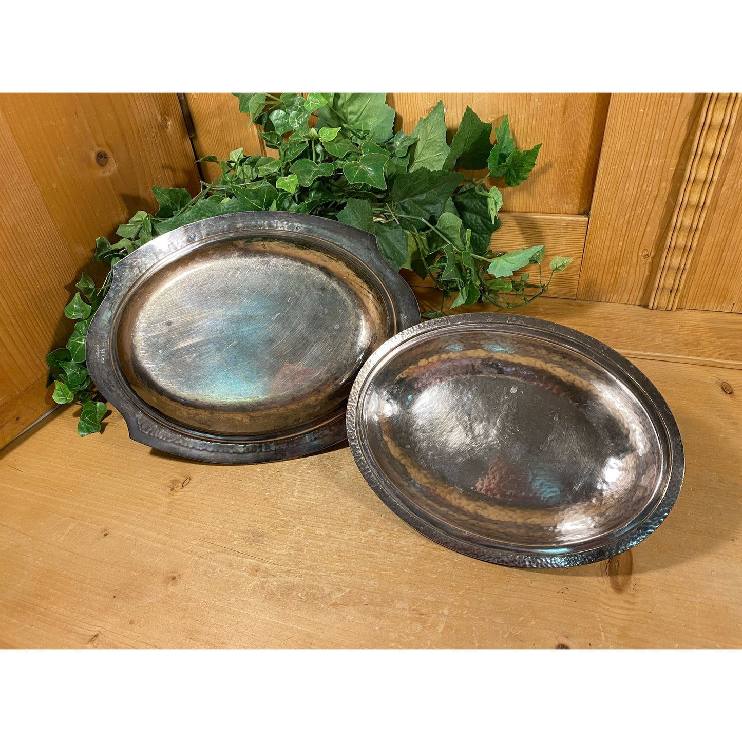 Vintage Silverplated Sheffield Reproduction Covered Platter | DSP Co. | NS 4410 | Oval Serving Platter w/ Hammered Silver Finish | Academia