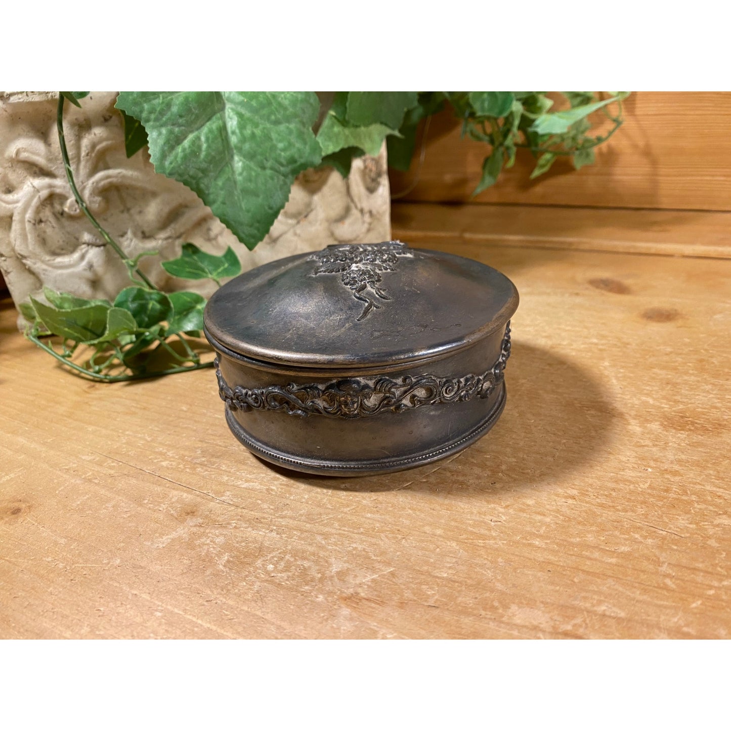Vintage Edwardian Silver Plated Trinket Box with Embossed Grapes | E.G. Webster & Son | Aug 25, 1908 | Hinged Round Jewelry Box | Victorian