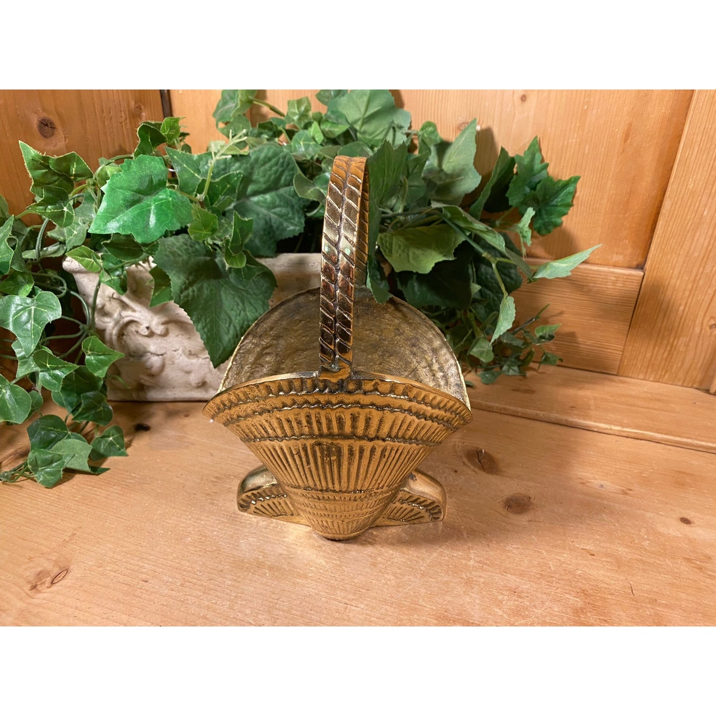Vintage Solid Brass Seashell Shaped Basket with Handle | Cottagecore Table Decor | Coastal Shelf Decor | Brass Shell Planter | Beachy Decor