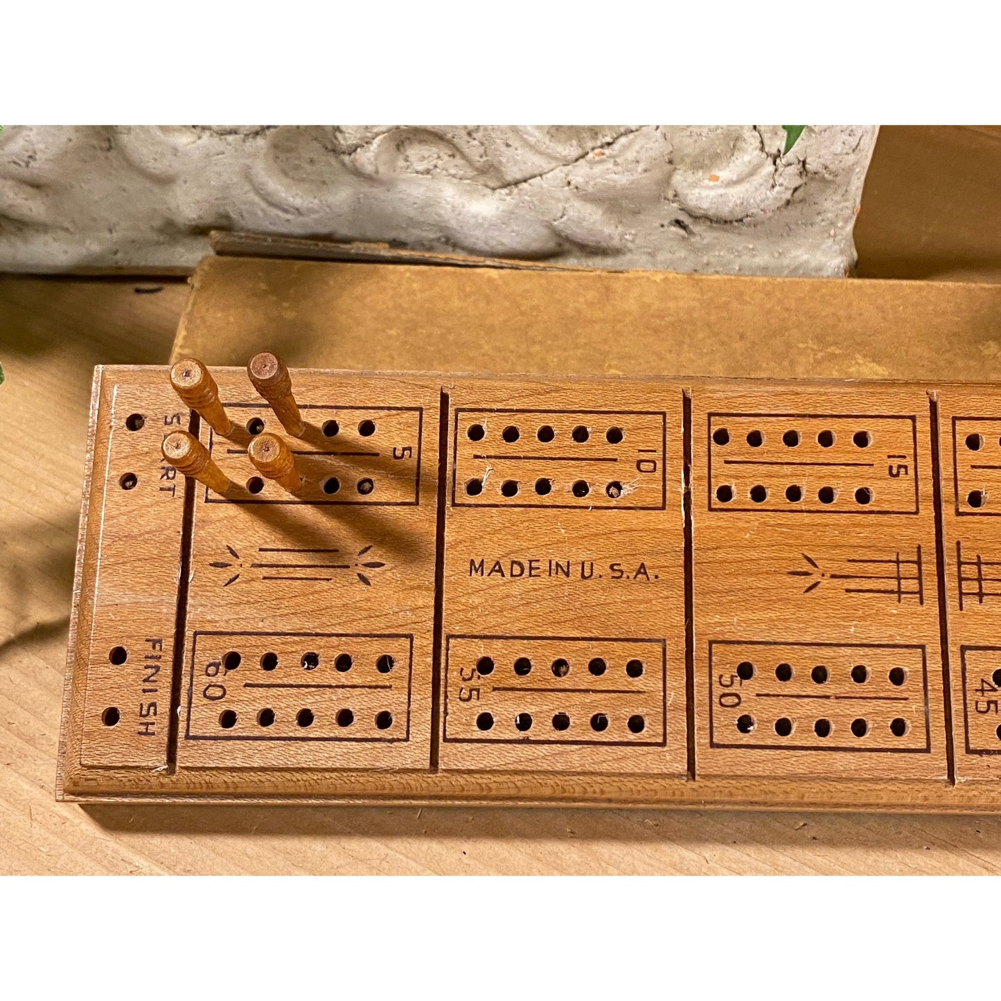 Vintage Wooden Lowe Cribbage Board | Wood Cribbage Board (no cover on peg holder) | Vintage Wooden Cribbage Board | Classic Board Games