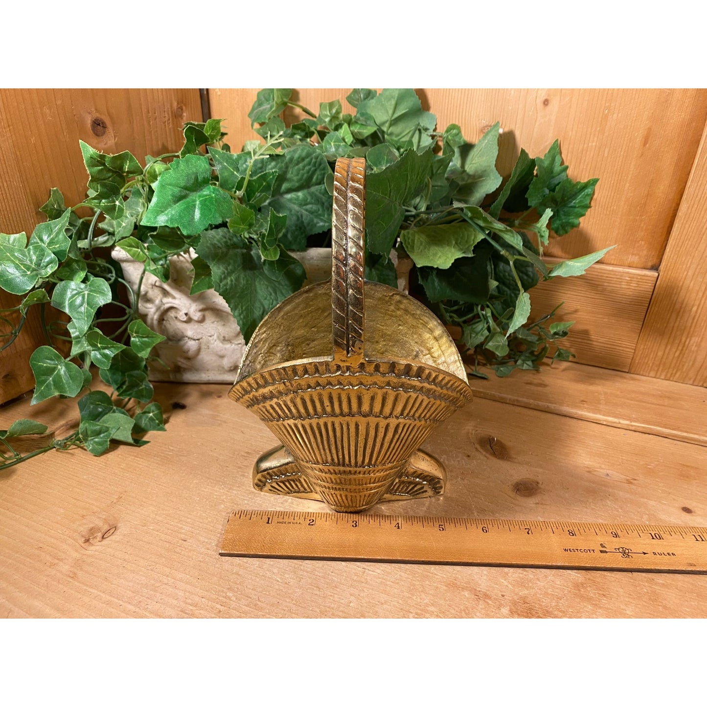 Vintage Solid Brass Seashell Shaped Basket with Handle | Cottagecore Table Decor | Coastal Shelf Decor | Brass Shell Planter | Beachy Decor