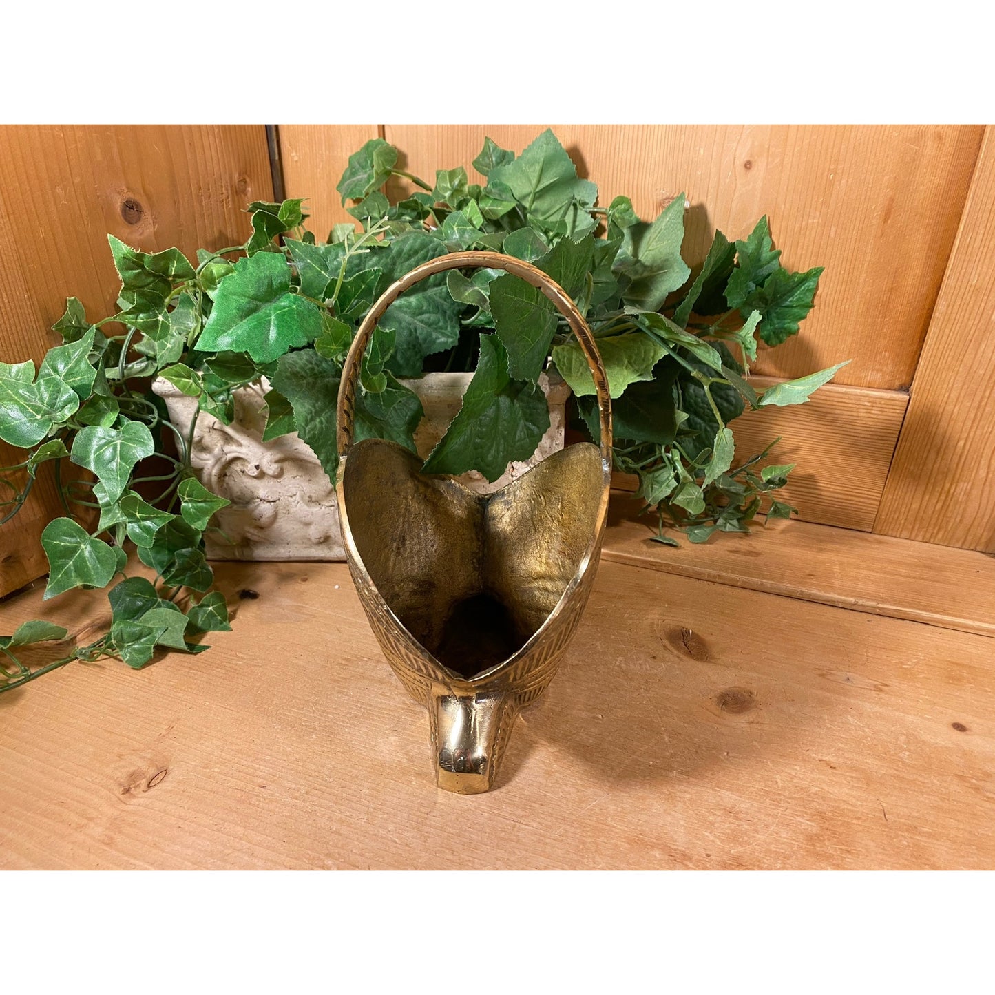 Vintage Solid Brass Seashell Shaped Basket with Handle | Cottagecore Table Decor | Coastal Shelf Decor | Brass Shell Planter | Beachy Decor