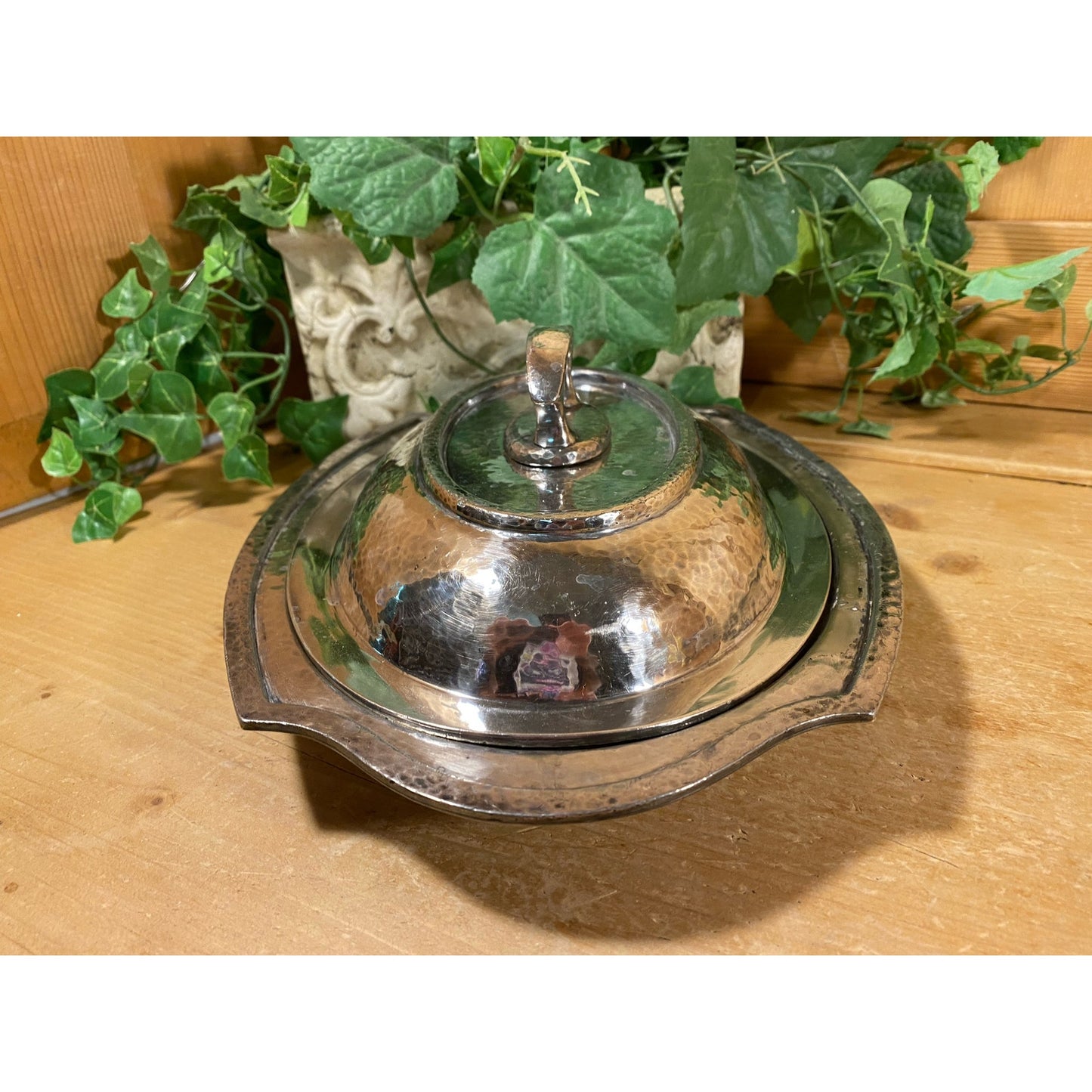 Vintage Silverplated Sheffield Reproduction Covered Platter | DSP Co. | NS 4410 | Oval Serving Platter w/ Hammered Silver Finish | Academia