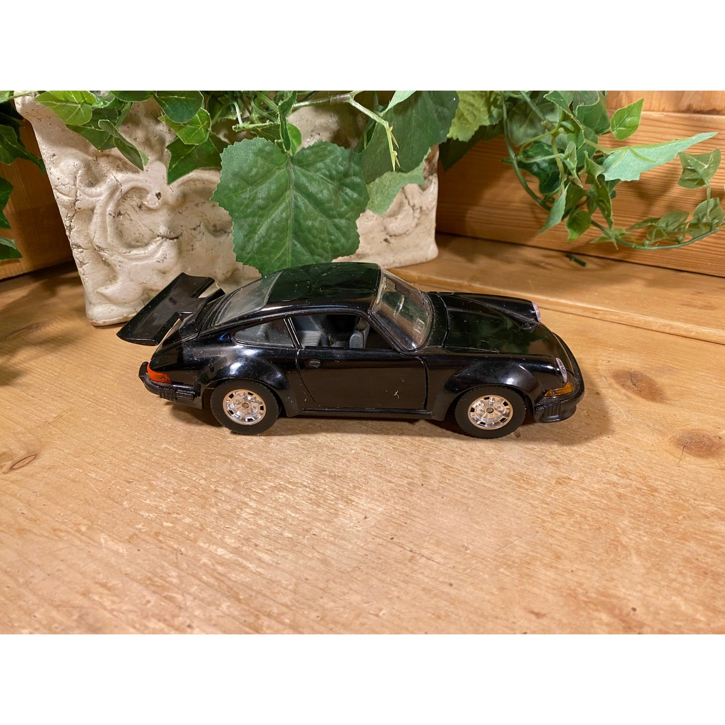 Vintage Die-Cast Model Black Porsche 911 | Burago | Black Porsche 911 Model Car with Spoiler | 1:24 Scale Model Car | Retro Miniature Car