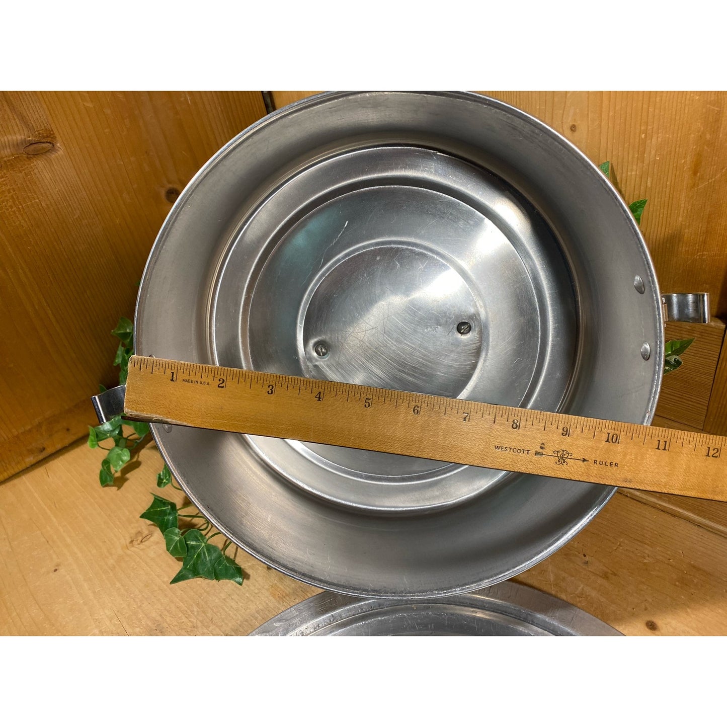 Vintage Aluminum Cake Keeper | Metal Cake Plate with Cover | Round Aluminum Cake Carrier | Midcentury Modern Kitchen Decor | Cottagecore