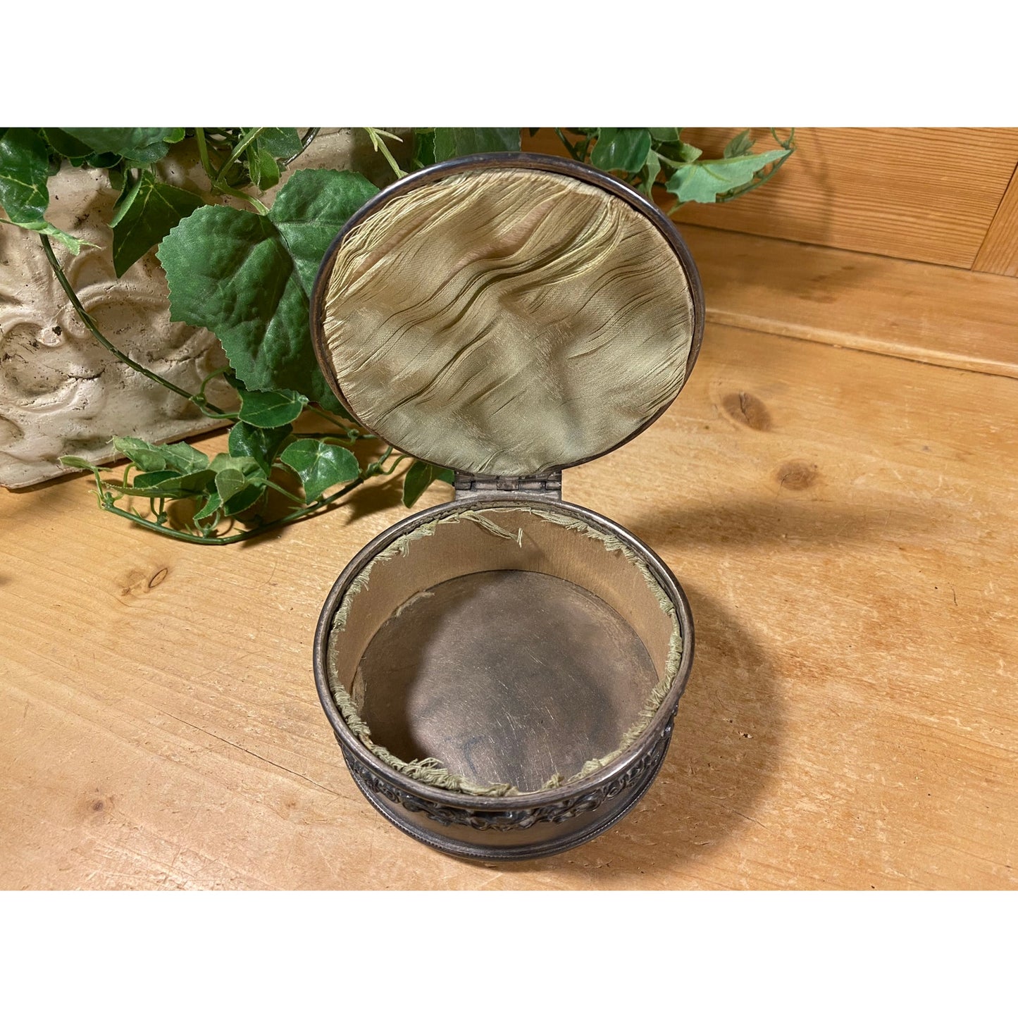 Vintage Edwardian Silver Plated Trinket Box with Embossed Grapes | E.G. Webster & Son | Aug 25, 1908 | Hinged Round Jewelry Box | Victorian