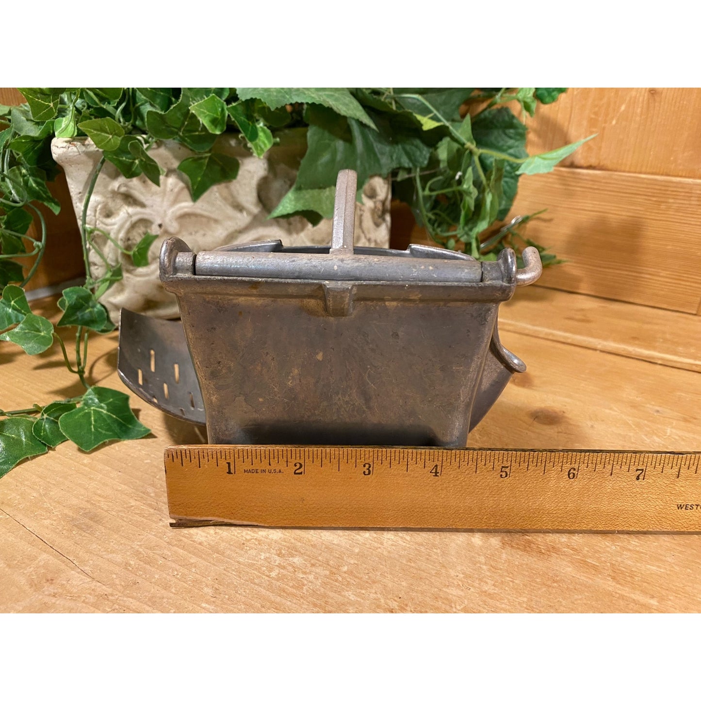 Metal WearEver Aluminum Juicer | Midcentury Modern Kitchen Decor | MCM Decor | Midcentury Metal Manual Juicer | Retro Kitchen Gadget