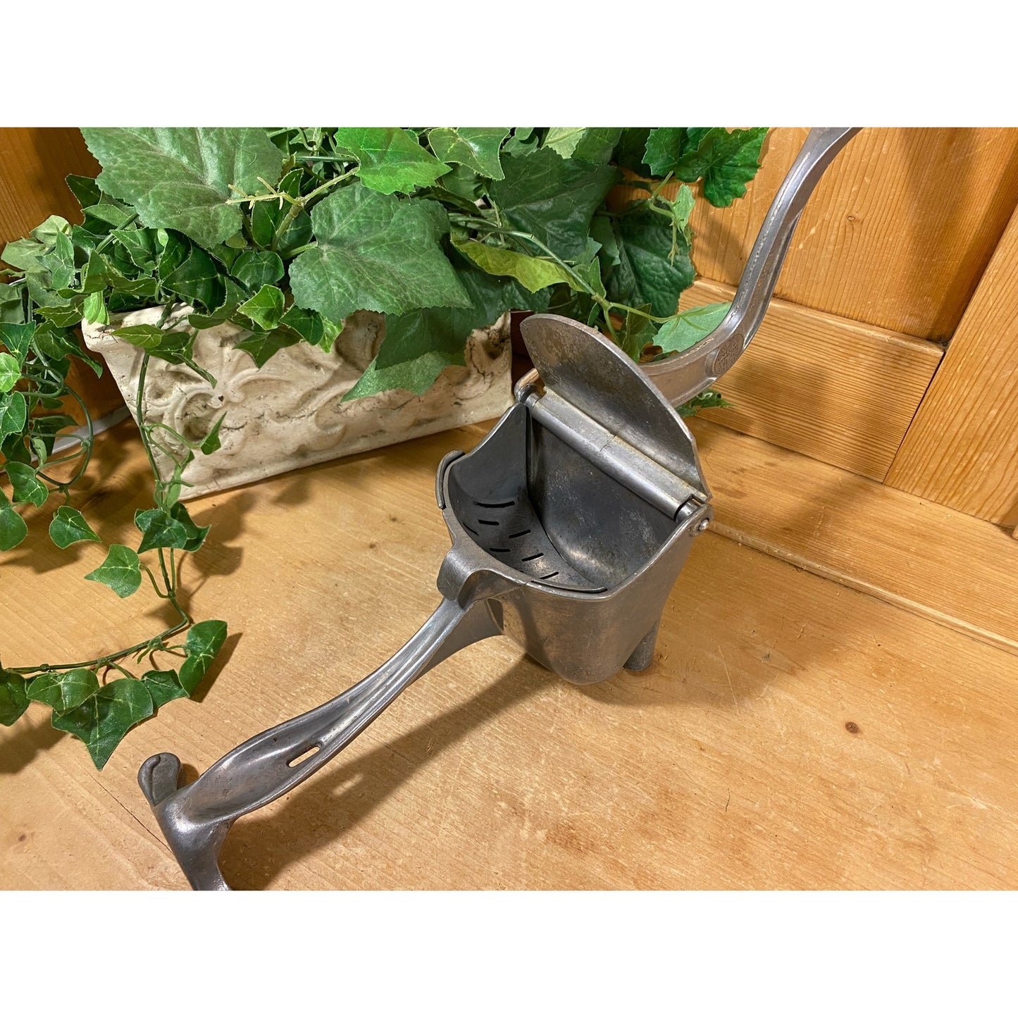 Metal WearEver Aluminum Juicer | Midcentury Modern Kitchen Decor | MCM Decor | Midcentury Metal Manual Juicer | Retro Kitchen Gadget
