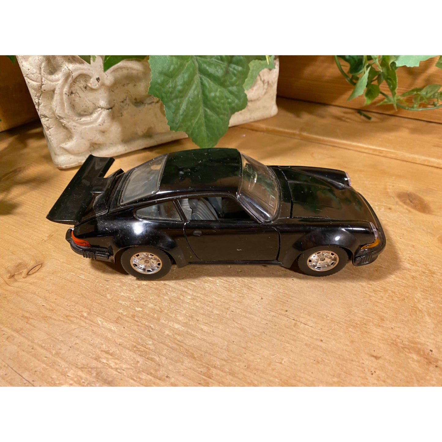 Vintage Die-Cast Model Black Porsche 911 | Burago | Black Porsche 911 Model Car with Spoiler | 1:24 Scale Model Car | Retro Miniature Car