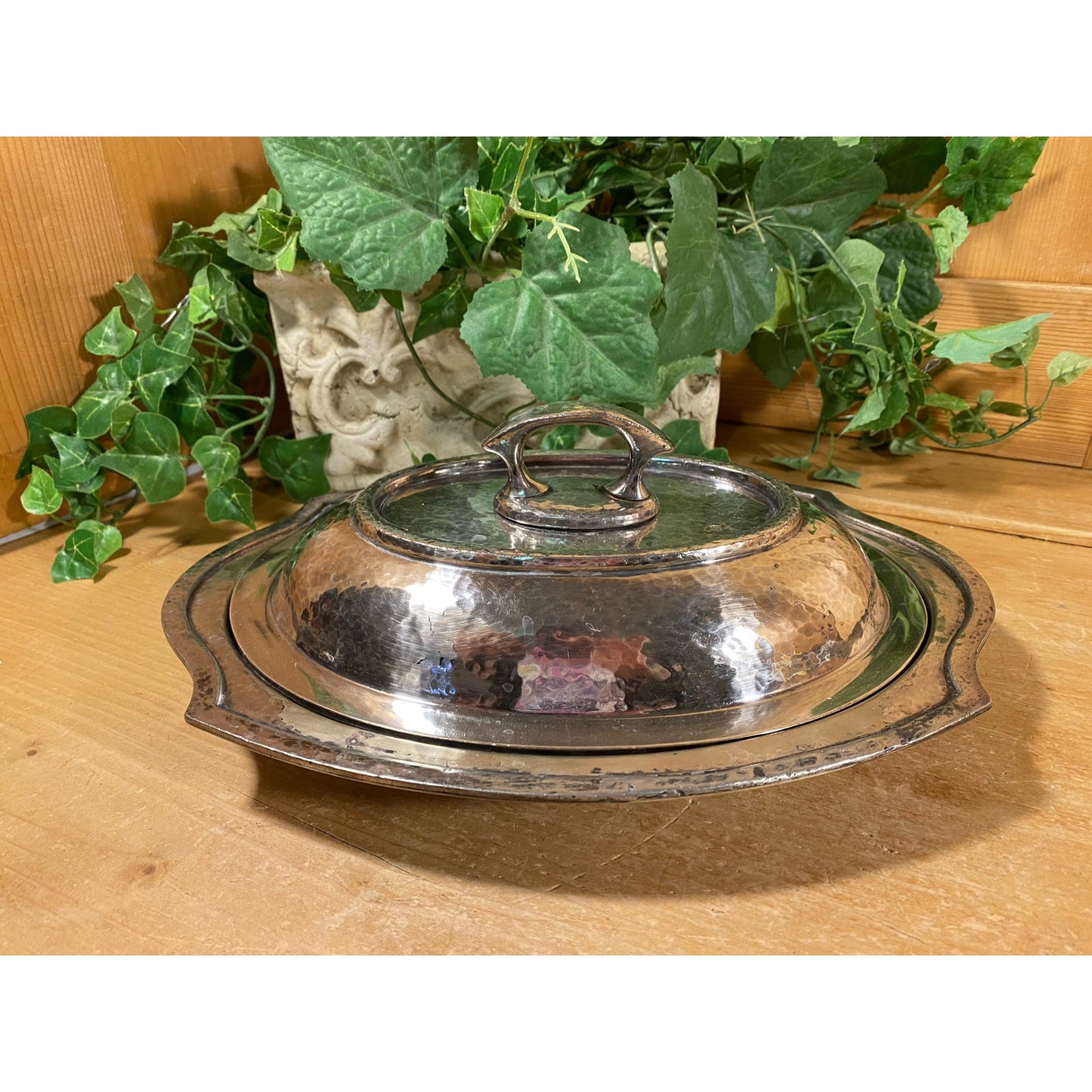 Vintage Silverplated Sheffield Reproduction Covered Platter | DSP Co. | NS 4410 | Oval Serving Platter w/ Hammered Silver Finish | Academia