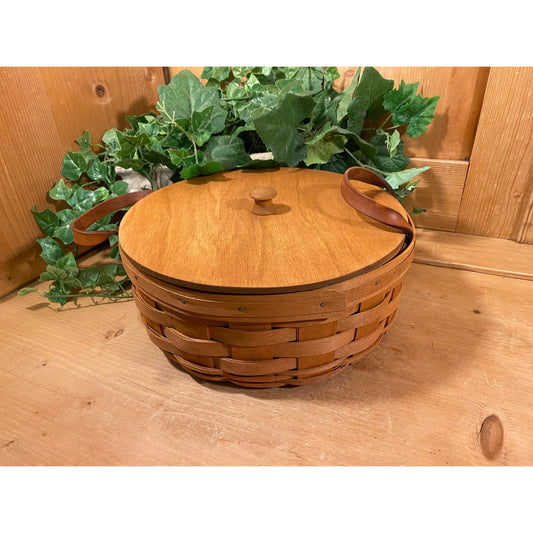 Vintage Round Longaberger Darning Basket with Lid | Woven Longaberger Basket with Wooden Lid | Farmhouse Decor | Sewing Basket | Cottagecore