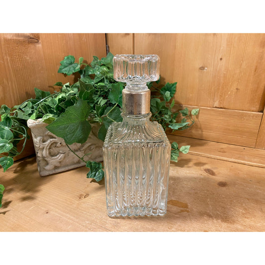 Vintage Diamond/Square Glass Wine Decanter | Whiskey Carafe | Ribbed Clear Glass Decanter with Stopper | Academia Decor | Home Bar Decor