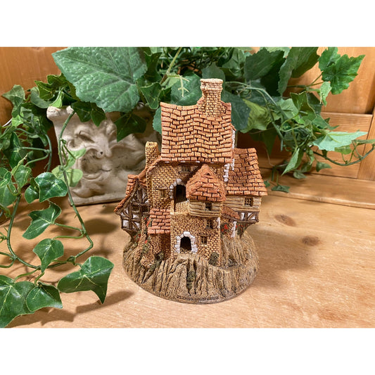 Vintage David Winter Ceramic House Figurine | The House On Top | 1982 | Retired | David Winter | Cottagecore Decor | Village House Figurine