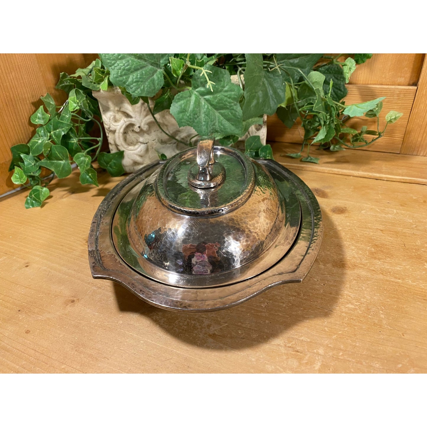 Vintage Silverplated Sheffield Reproduction Covered Platter | DSP Co. | NS  4410 | Oval Serving Platter w/ Hammered Silver Finish | Academia