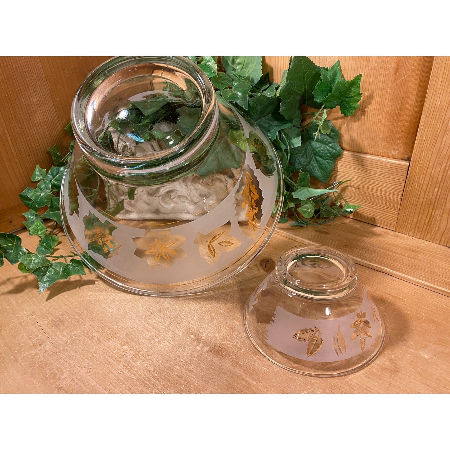 Vintage Glass Chip and Dip Bowl Set | Clear/Frosted Glass with Golden Leaves and Trim | Large Bowl, Small Bowl + Hanger | Midcentury Modern