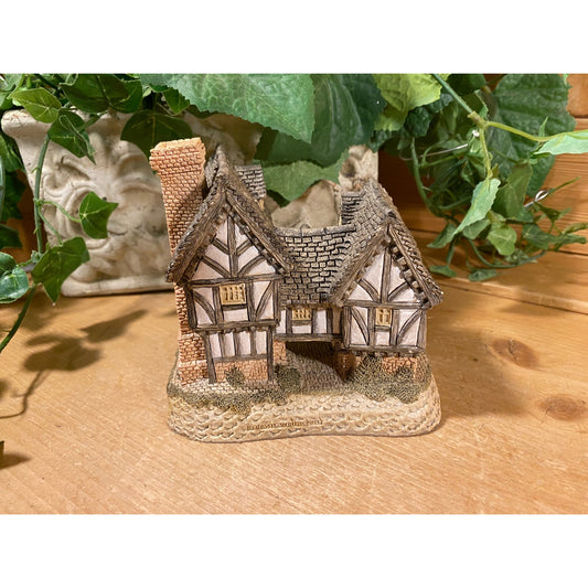 Vintage David White Ceramic House Figurine | Tudor Manor House | 1981 | Retired | David Winter | Cottagecore Decor | Collectible Figurine