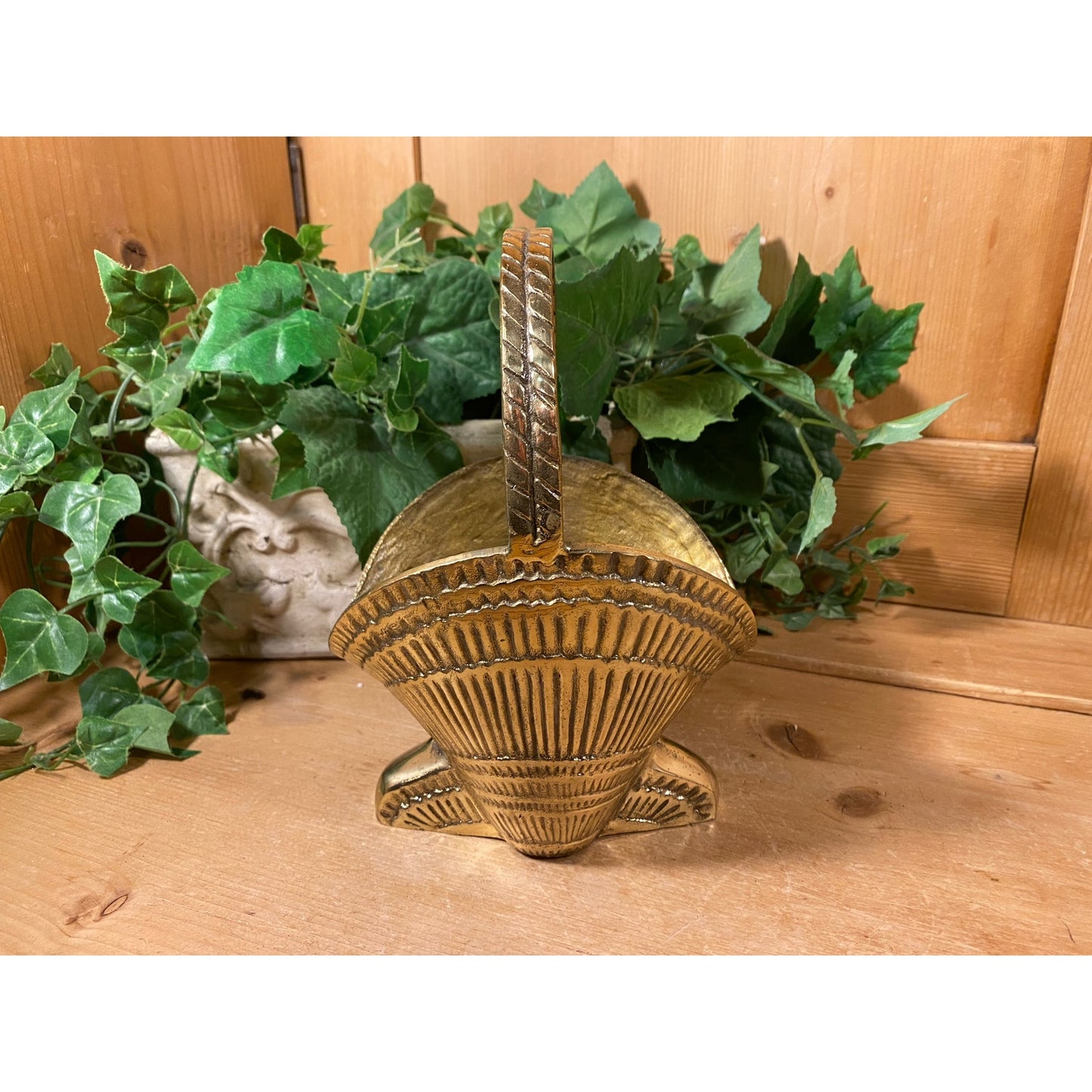 Vintage Solid Brass Seashell Shaped Basket with Handle | Cottagecore Table Decor | Coastal Shelf Decor | Brass Shell Planter | Beachy Decor