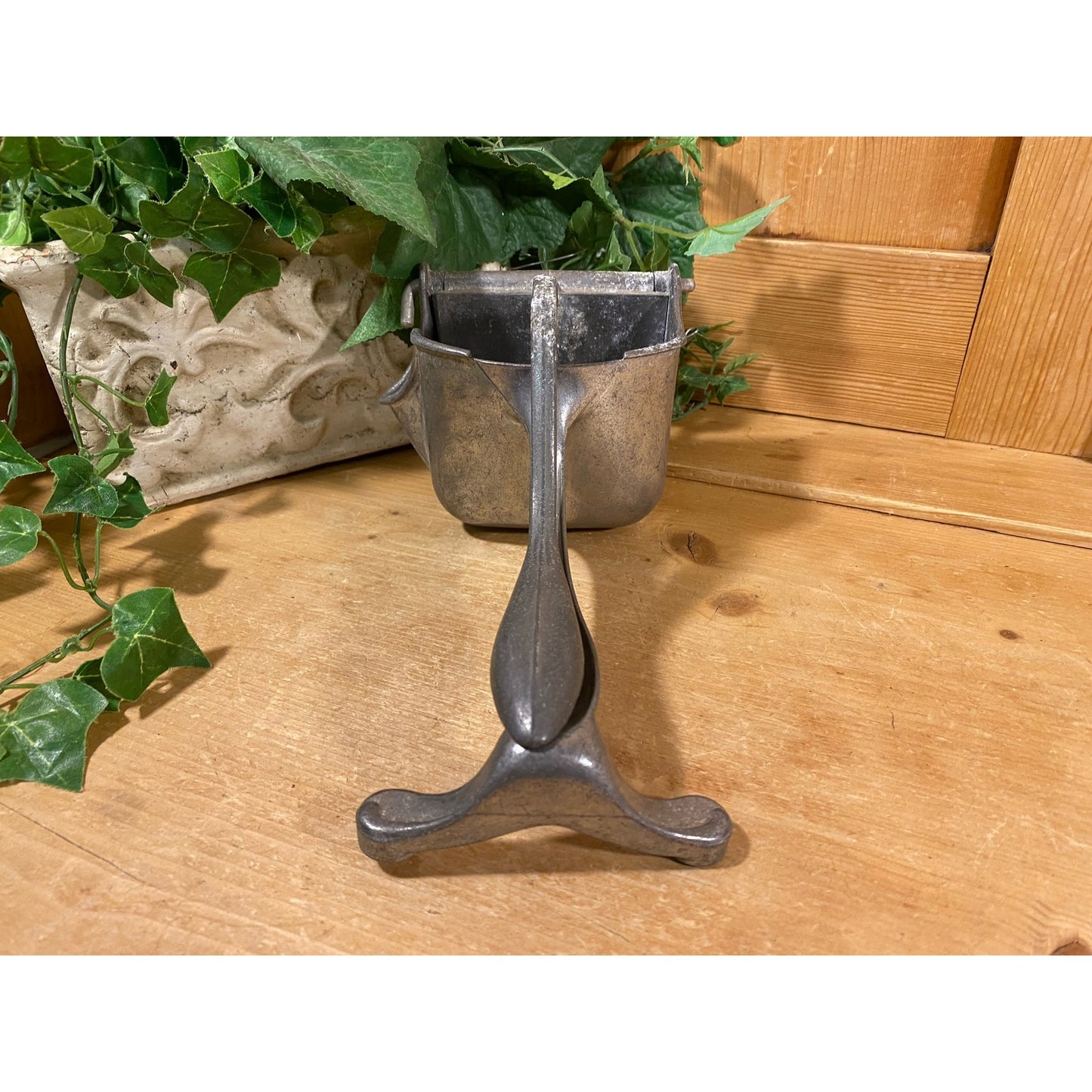 Metal WearEver Aluminum Juicer | Midcentury Modern Kitchen Decor | MCM Decor | Midcentury Metal Manual Juicer | Retro Kitchen Gadget