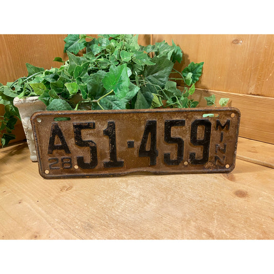 Vintage 1928 Minnesota License Plate | Antique Metal Car License Plate | Industrial Wall Decor | Farmhouse Decor | Minnesota Collectible