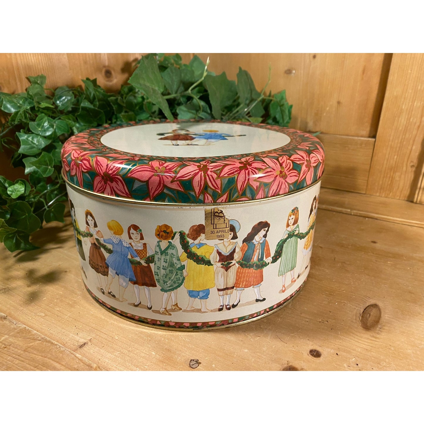 Vintage Tin: Panettone Farcito con Crema Al Cioccolato | 1993 | Round Christmas Tin | Vintage Advertising | Farmhouse | Girls with Garland