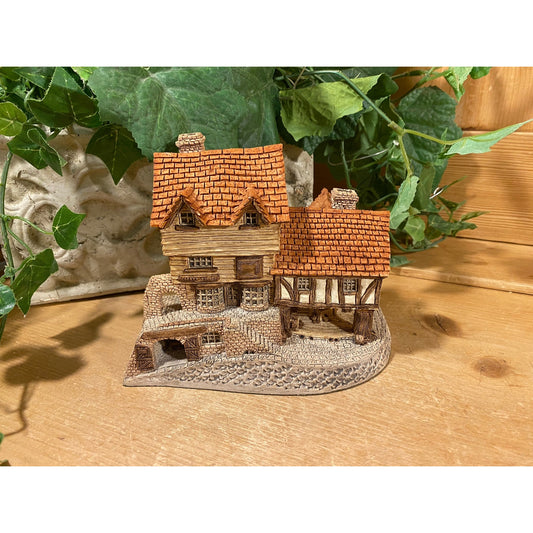 Vintage David White Ceramic House Figurine | Market Street | 1980 | Retired | David Winter | Cottagecore Decor | Collectible Village House