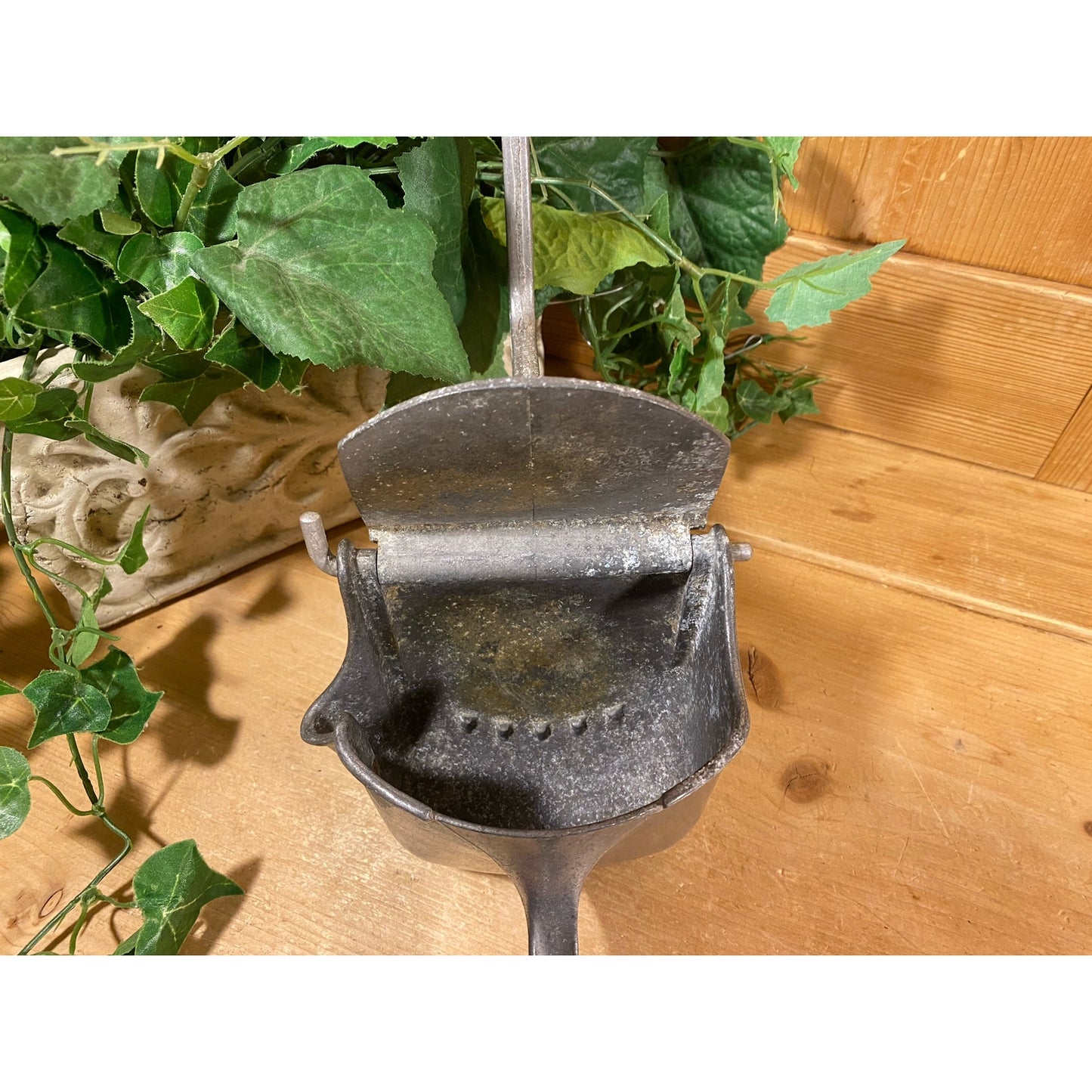 Metal WearEver Aluminum Juicer | Midcentury Modern Kitchen Decor | MCM Decor | Midcentury Metal Manual Juicer | Retro Kitchen Gadget